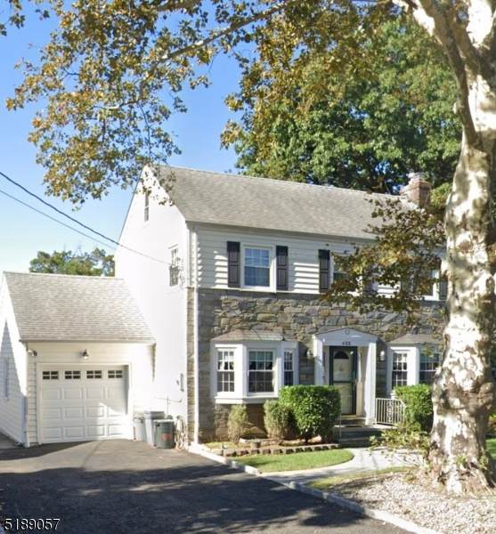 422 Wayne Ter - Photo 1