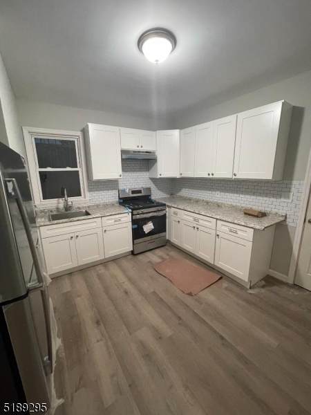 437 7Th Ave - Photo 1