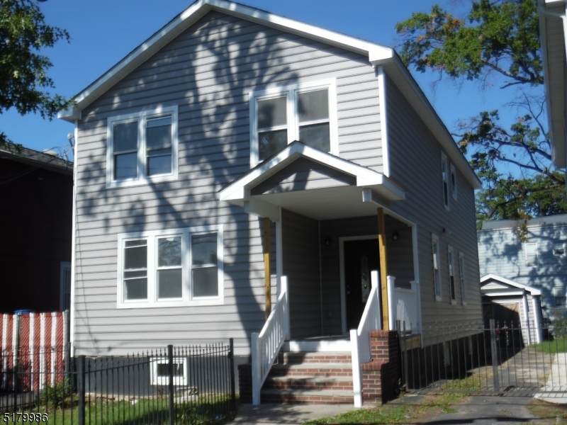 49 Philip Pl - Photo 1