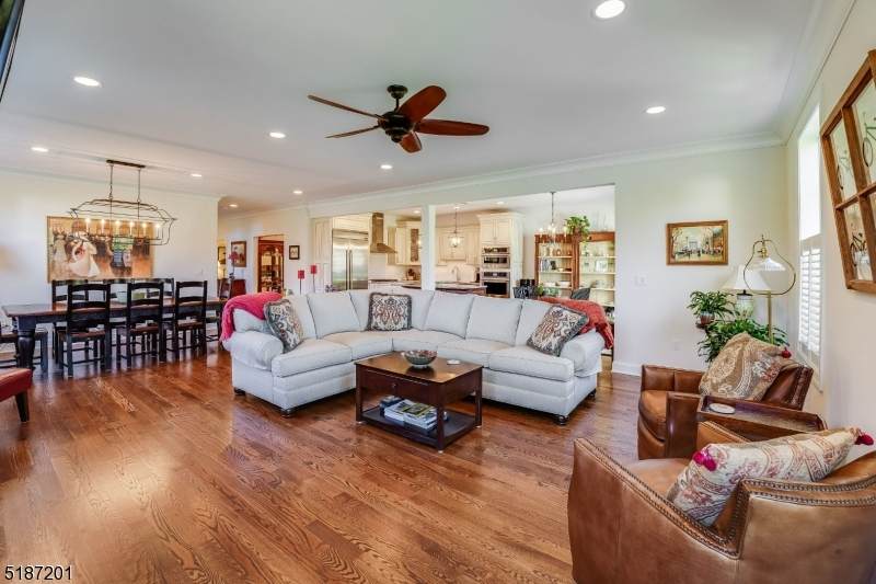 504 Monroe Ct - Photo 1