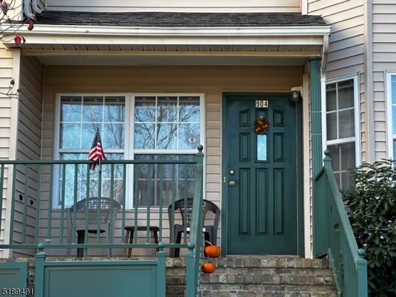 904 Rhoads Dr - Photo 1