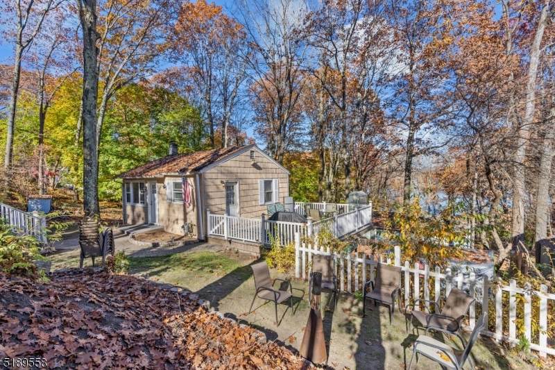 5 Iroquois Ave - Photo 1