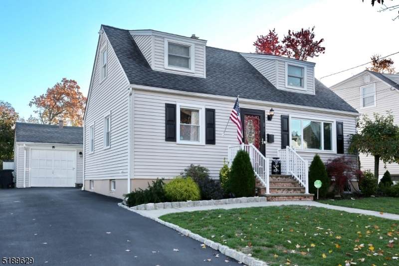 11 Orange Ave - Photo 1