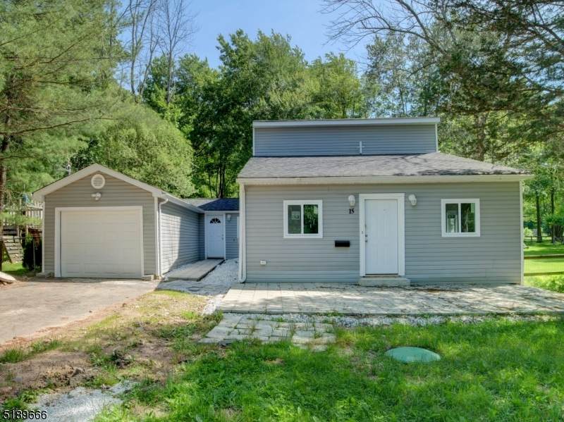 15 Louis Ave - Photo 1
