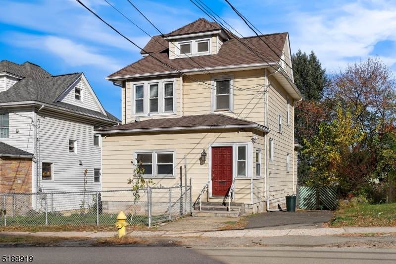 221 Franklin St - Photo 1