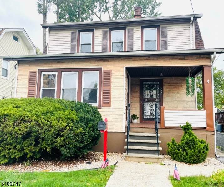 718 Chestnut St - Photo 1