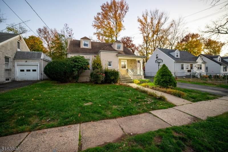 352 E 7Th Ave - Photo 1