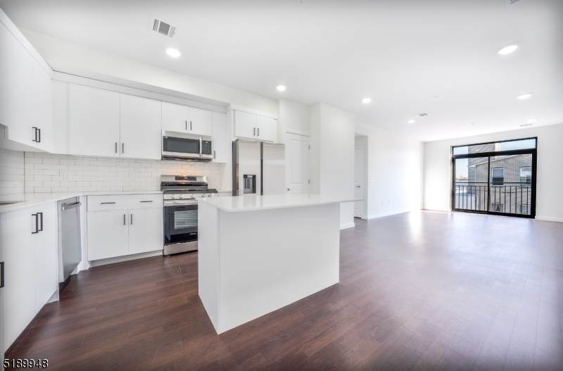 317 Jefferson St - Photo 1