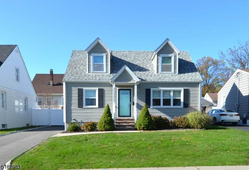 66 Lincoln Blvd - Photo 1