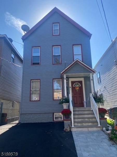 36 Davenport Ave - Photo 1