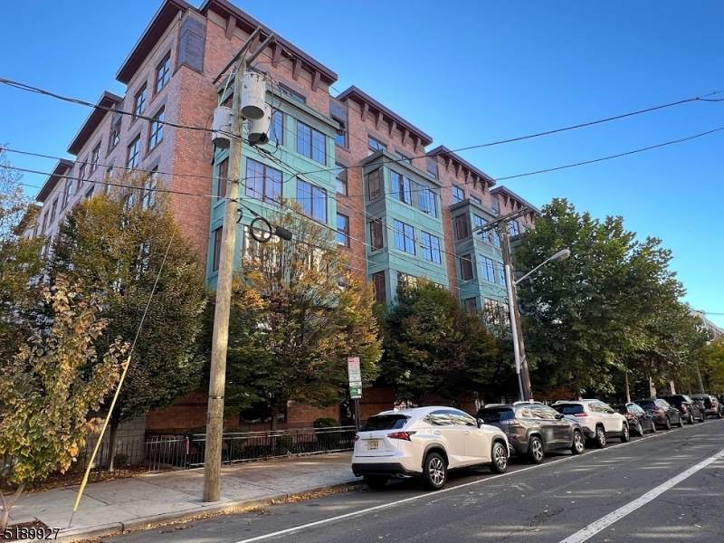 1331 Grand St - Photo 1