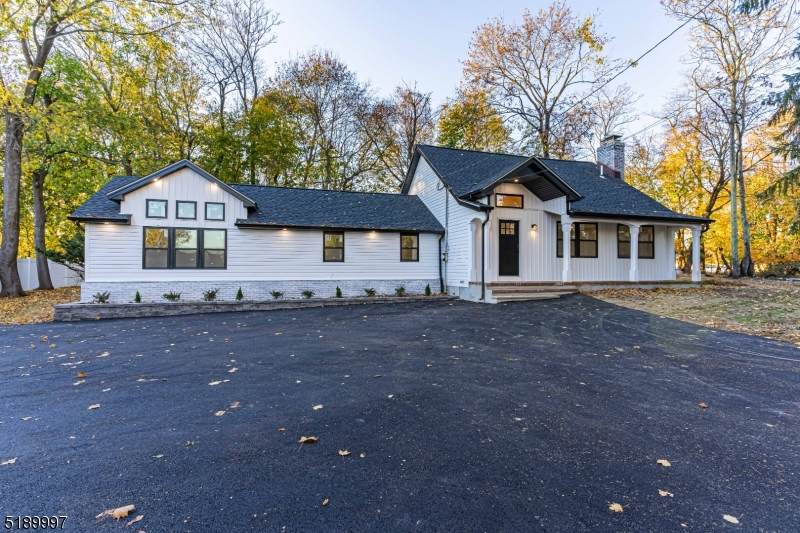 81 Hardwick Ln - Photo 1