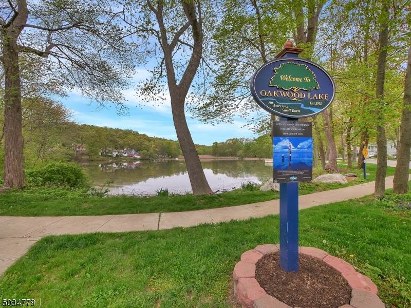 25 Lakeside Ave - Photo 1