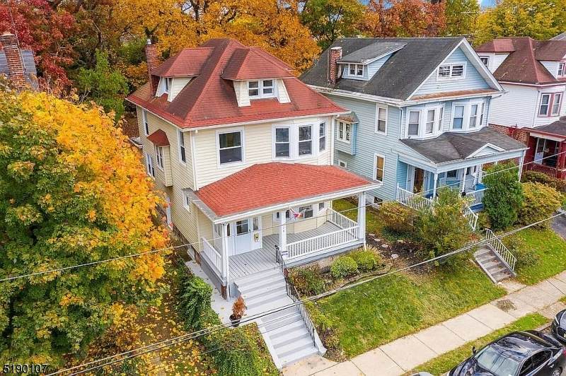 28 Oak Lane - Photo 1