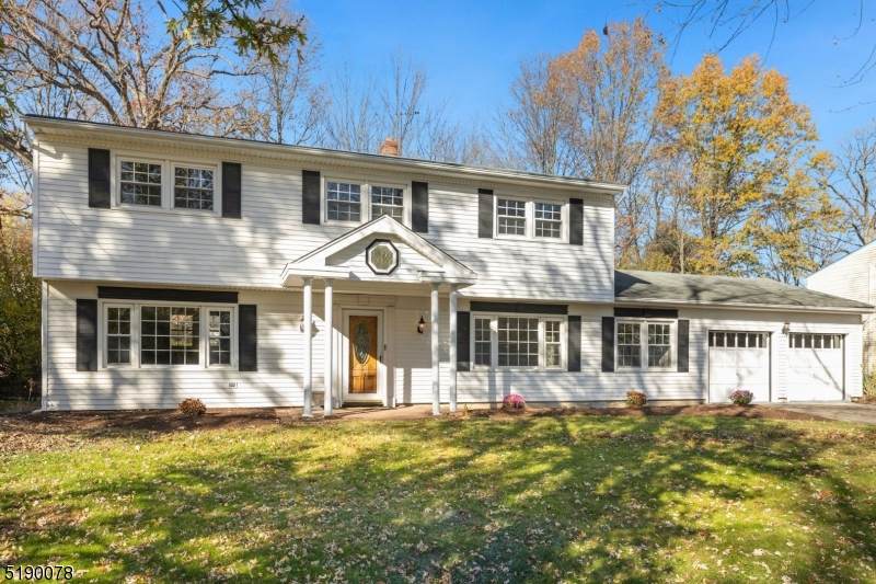 12 Bromley Dr - Photo 1