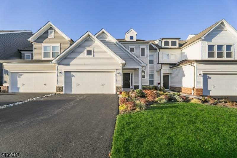 25 Broom Dr - Photo 1