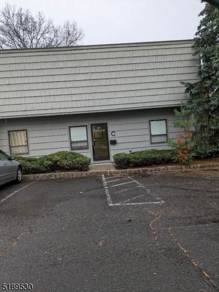 31 Mountain Blvd - Photo 1