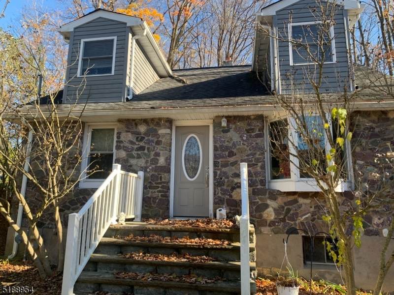 4 Meadow Rd - Photo 1