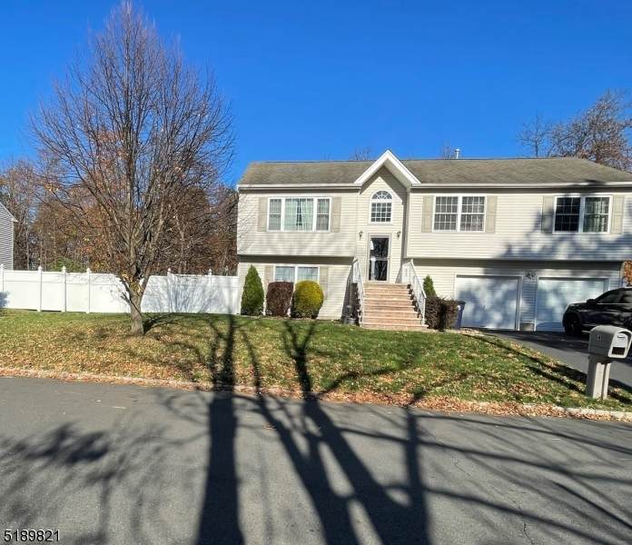 41 Viking Ave - Photo 1