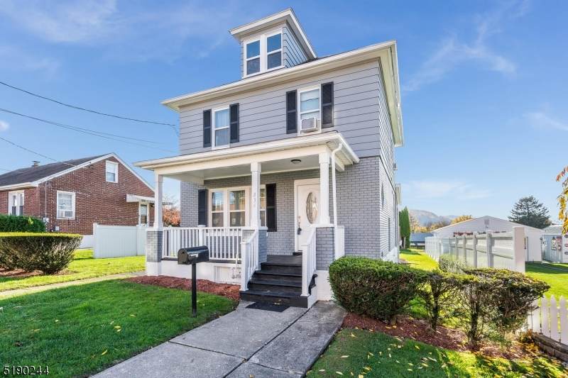 834 Wilbur Ave - Photo 1