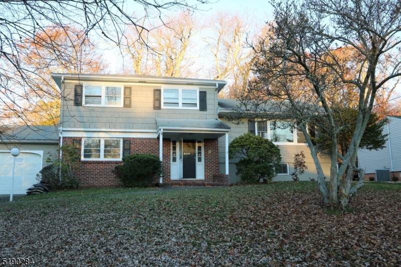 9 Arrow Dr - Photo 1