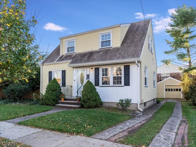 8 Eaton Pl - Photo 1