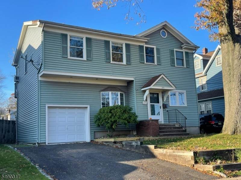 233 Virginia St - Photo 1