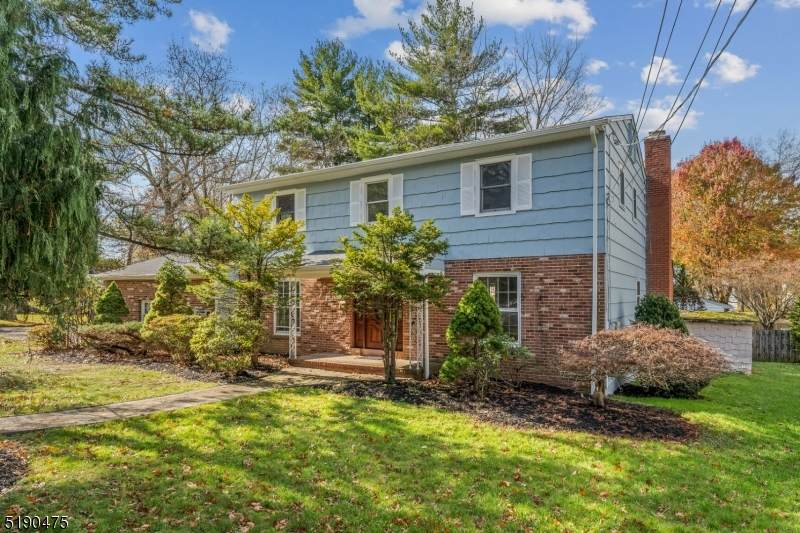 1 Hepworth Ct - Photo 1