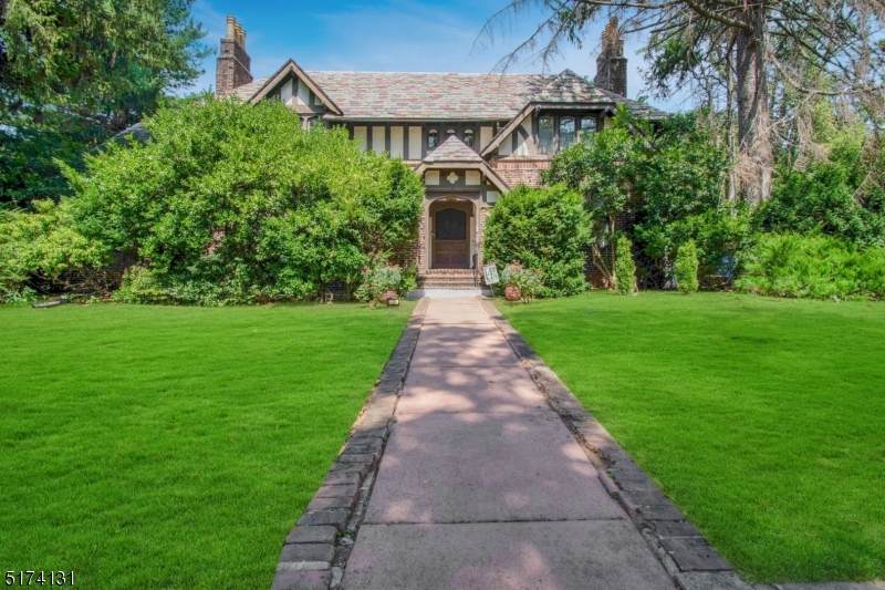 25 Denman Pl - Photo 1