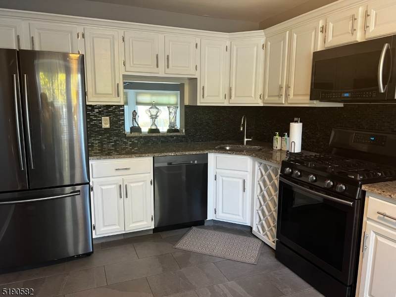 390 Penns Way - Photo 1