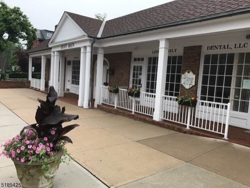 8 Main St - Photo 1