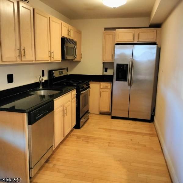 70 S Munn Ave - Photo 1