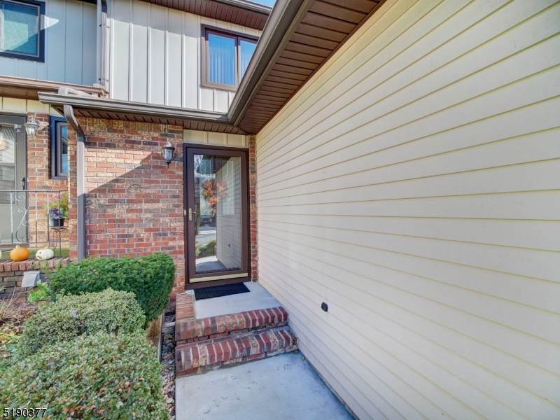 5 Saxonney Cir - Photo 1