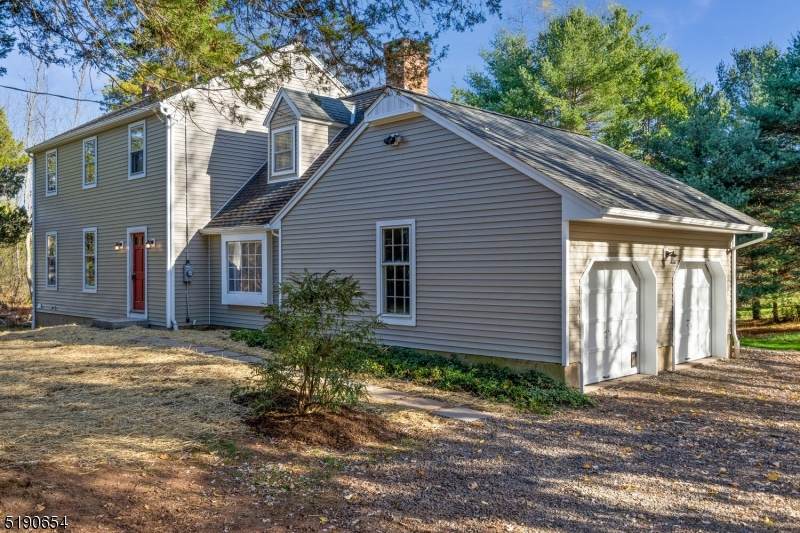 100 Hillcrest Rd - Photo 1