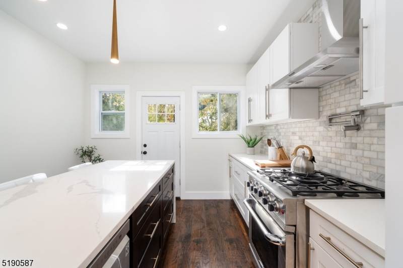 273 Forrest St - Photo 1