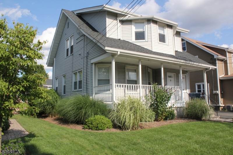 537 Lafayette Ave - Photo 1