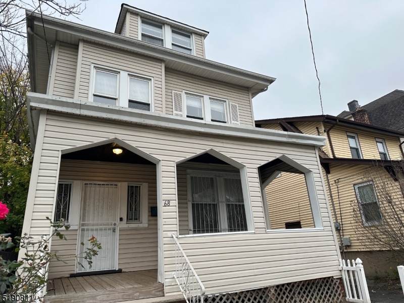 68 Saint Paul Ave - Photo 1
