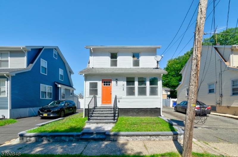 207 Oak Pl - Photo 1