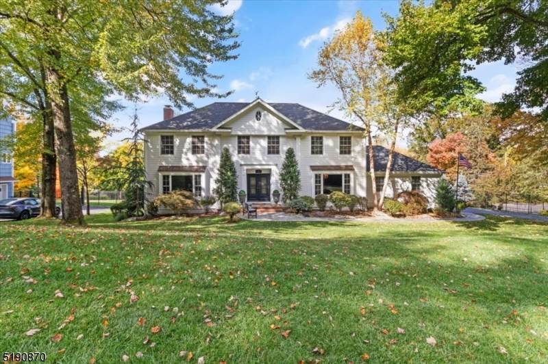 99 Lisa Dr - Photo 1