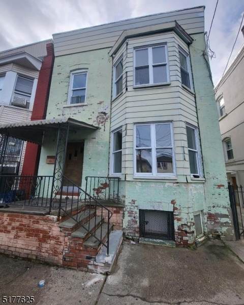 72 Winthrop St - Photo 1