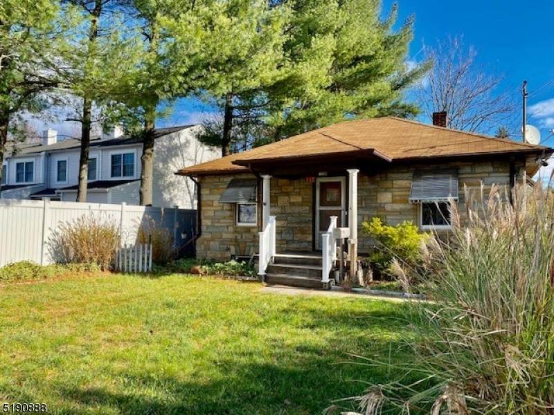 117 Adrian St - Photo 1