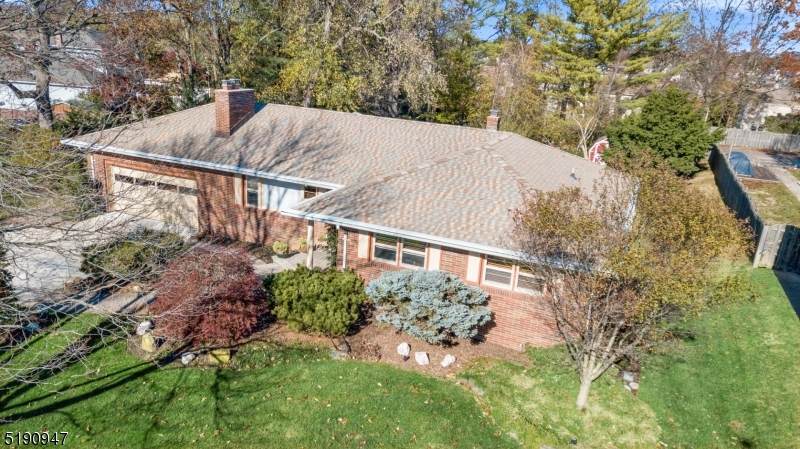 22 Thompson Pl - Photo 1