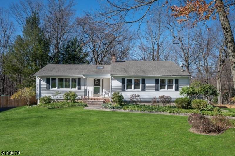 52 Westgate Dr - Photo 1