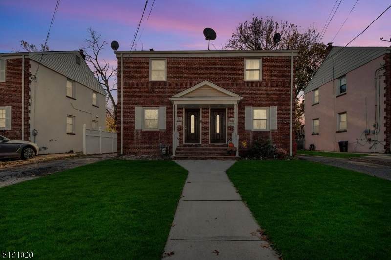 714 W Scott Ave - Photo 1