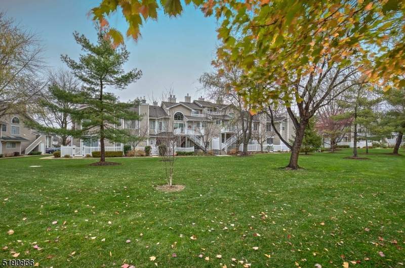 43 Ashley Ct - Photo 1