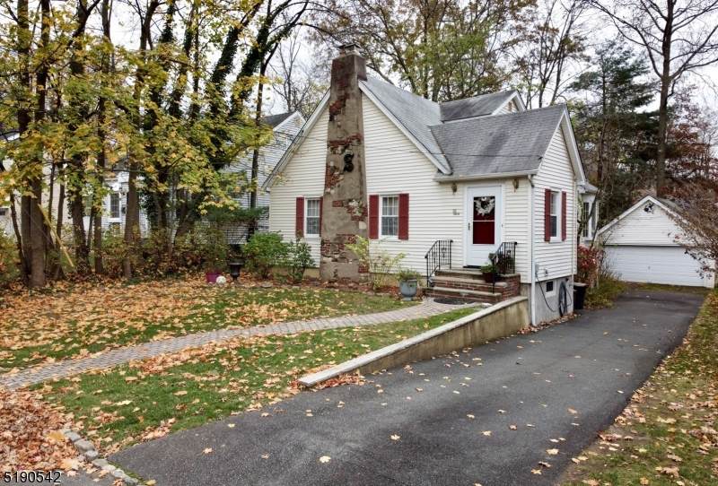 16 S Cedar Pkwy - Photo 1