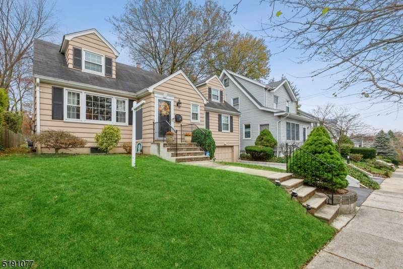 27 Evelyn Pl - Photo 1