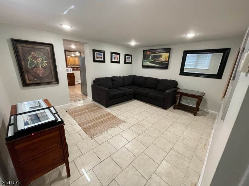 88 Broughton Ave Apt 1B - Photo 1
