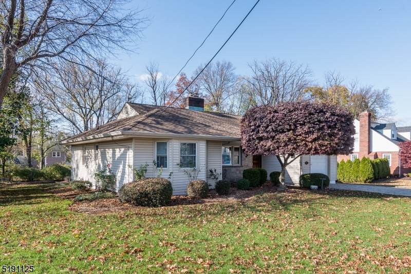 16 Parmelee Ave - Photo 1