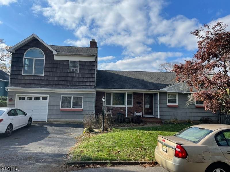 1104 Bradford Dr - Photo 1